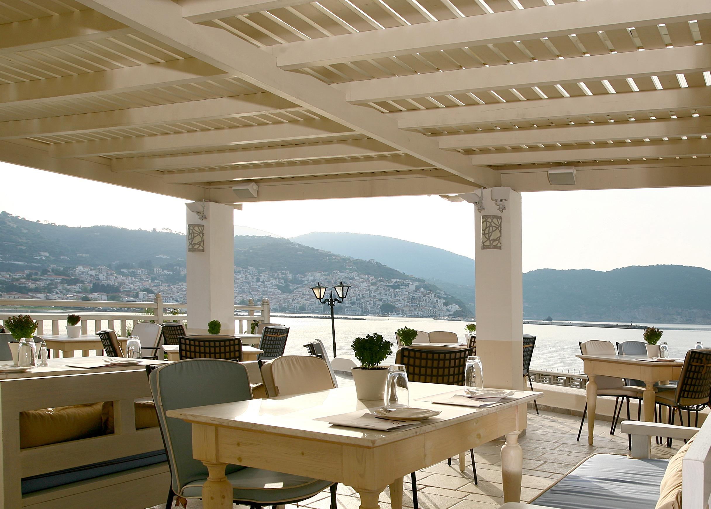 Skopelos Village Hotel レストラン 写真